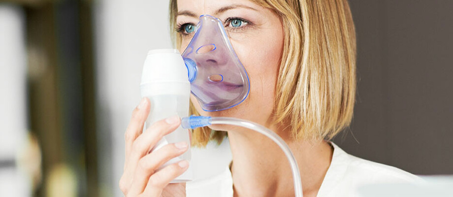 El dispositivo de inhalación de Microlife para la terapia del asma, la bronquitis crónica y otras enfermedades respiratorias.